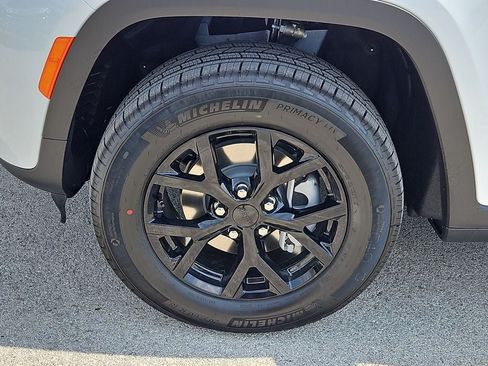 New 2026 Jeep Grand Cherokee Altitude RWD image 13
