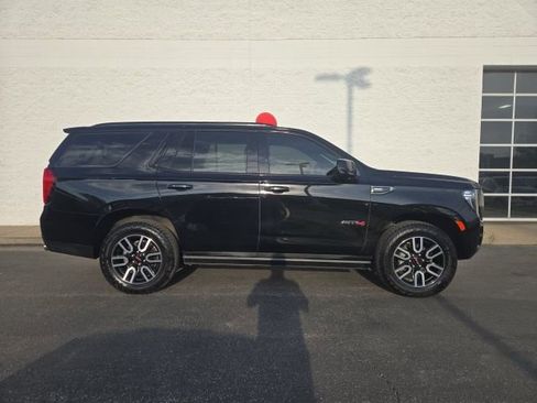 Used 2024 GMC Yukon AT4 w/ AT4 Premium Package AWD/4WD image 3