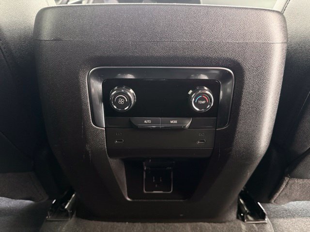 Used 2025 Chevrolet Suburban Z71 AWD/4WD image 33