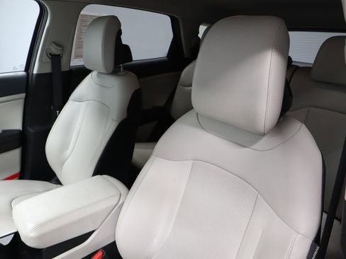 Used 2023 Kia Sportage EX image 27