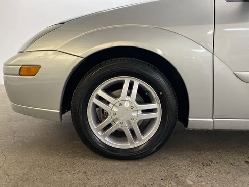 Used 2003 Ford Focus SE image 12