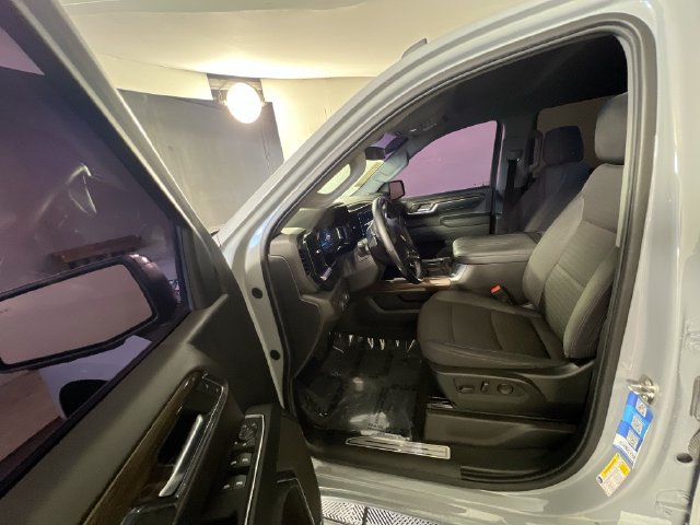 Used 2024 Chevrolet Silverado 1500 LT AWD/4WD image 14