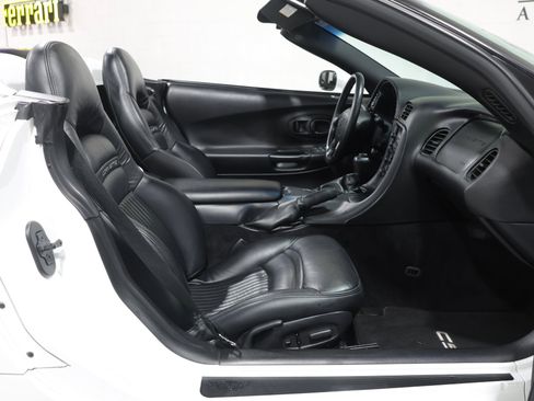 Used 2004 Chevrolet Corvette Convertible w/ Preferred Equipment Group RWD image 53