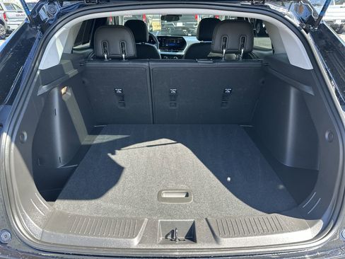 Used 2025 Chevrolet Trax LT w/ LT Convenience Package image 32