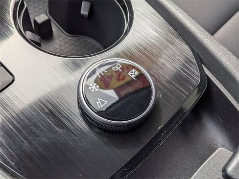 Certified 2024 Nissan Rogue SV w/ SV Premium Package image 16