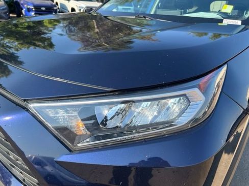 Used 2021 Toyota RAV4 XLE Premium FWD image 10