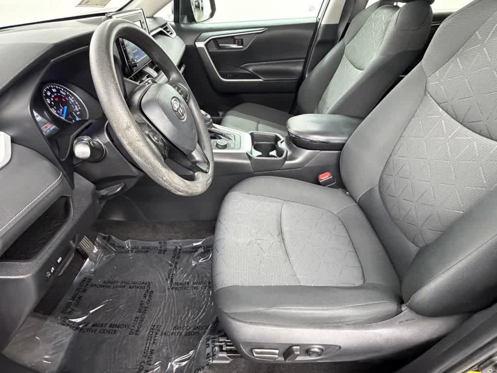 Certified 2021 Toyota RAV4 XLE w/ Carpet Mat Package (TMS) AWD/4WD image 22