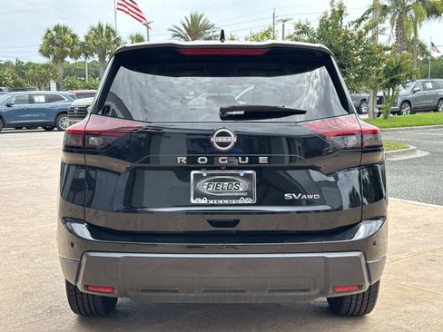 Used 2024 Nissan Rogue SV AWD/4WD image 4