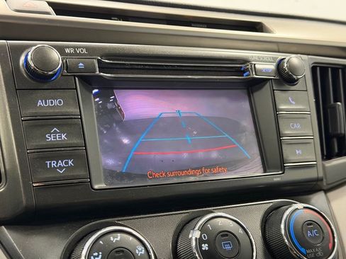 Used 2013 Toyota RAV4 LE image 17