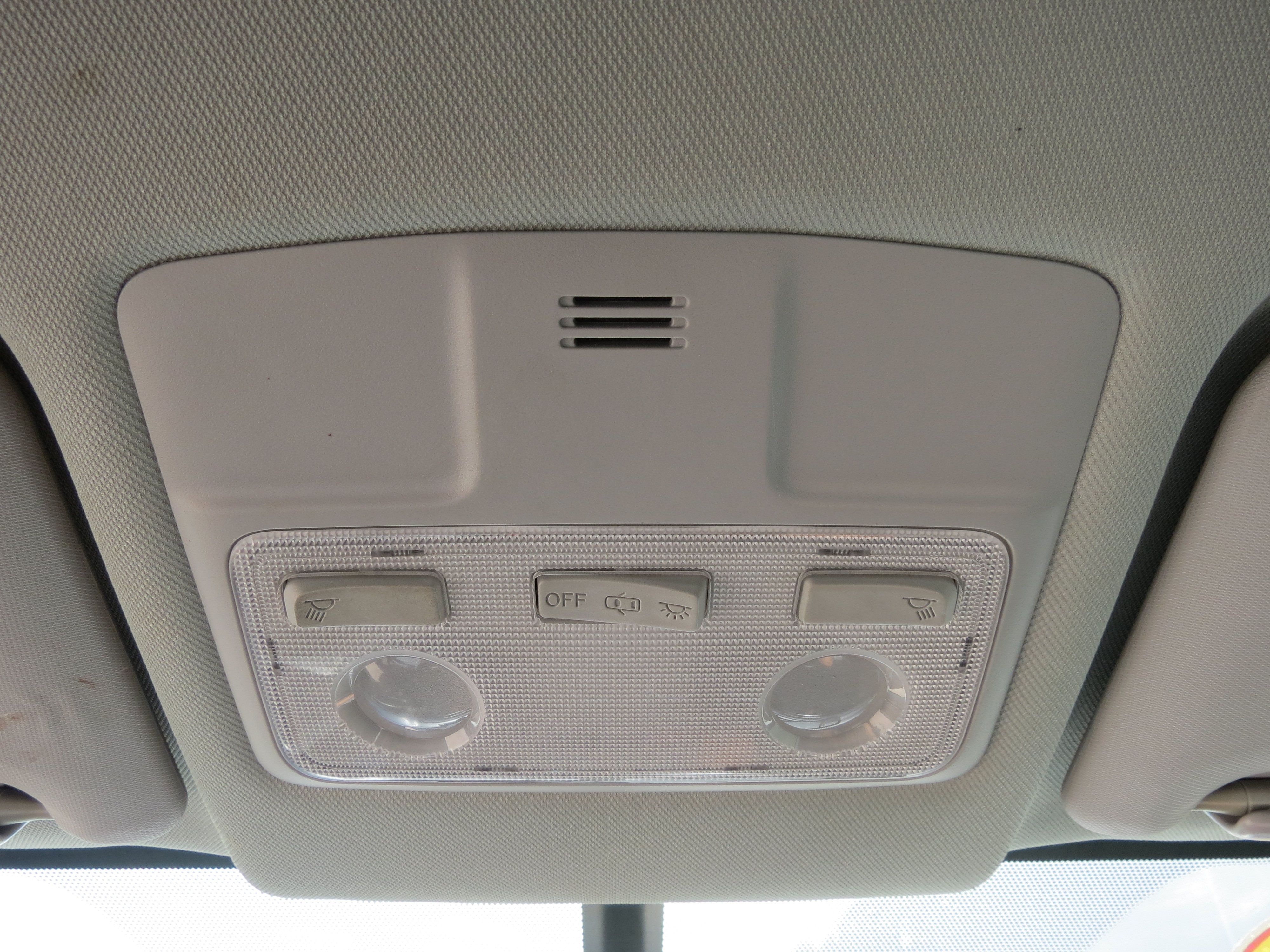 Used 2015 Toyota RAV4 LE FWD image 21