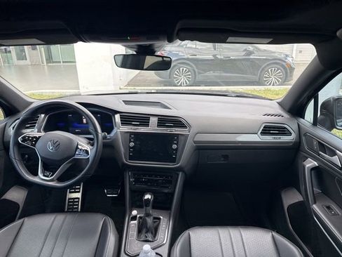 Used 2023 Volkswagen Tiguan SE R-Line image 12