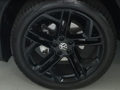 Certified 2026 Volkswagen Tiguan SE R-Line FWD image 39