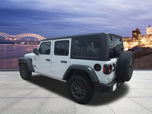 Used 2025 Jeep Wrangler Unlimited Sport AWD/4WD image 3