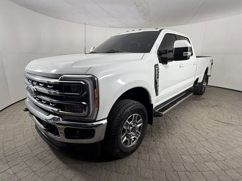 Used 2023 Ford F350 Lariat w/ FX4 Off-Road Package image 3
