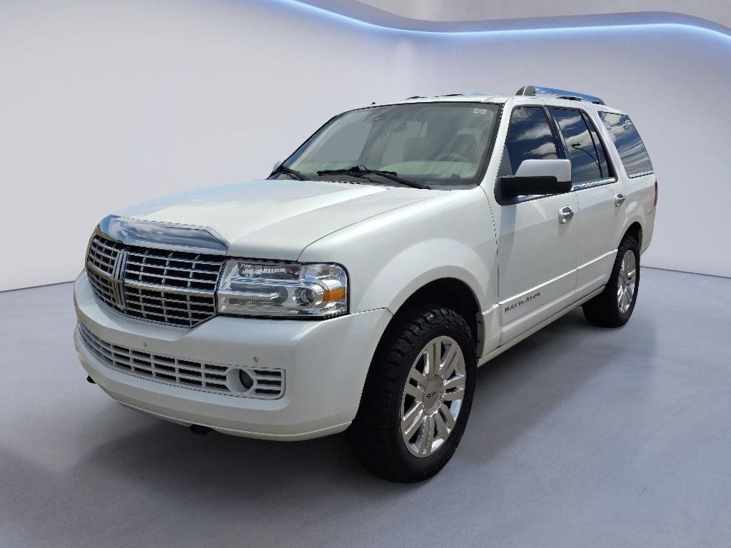 Used 2013 Lincoln Navigator 4WD w/ HD Trailer Tow Pkg image 1
