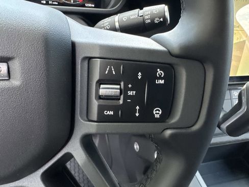 New 2026 Land Rover Defender 110 X-Dynamic SE AWD/4WD image 29