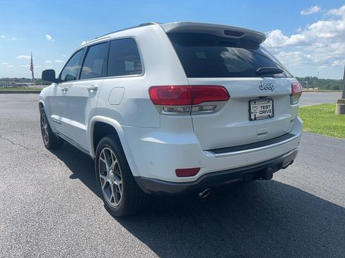 Used 2018 Jeep Grand Cherokee Limited RWD image 5