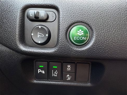 Used 2018 Honda Pilot Touring image 27