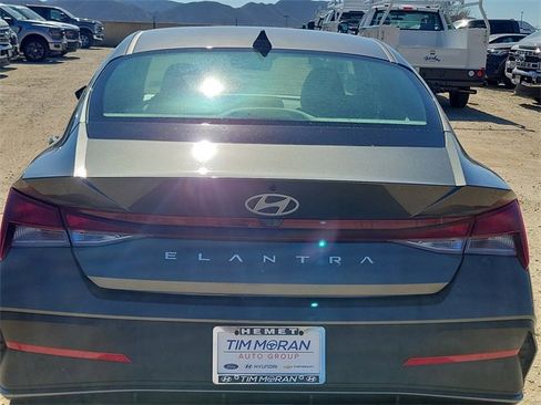 New 2025 Hyundai Elantra SE image 19