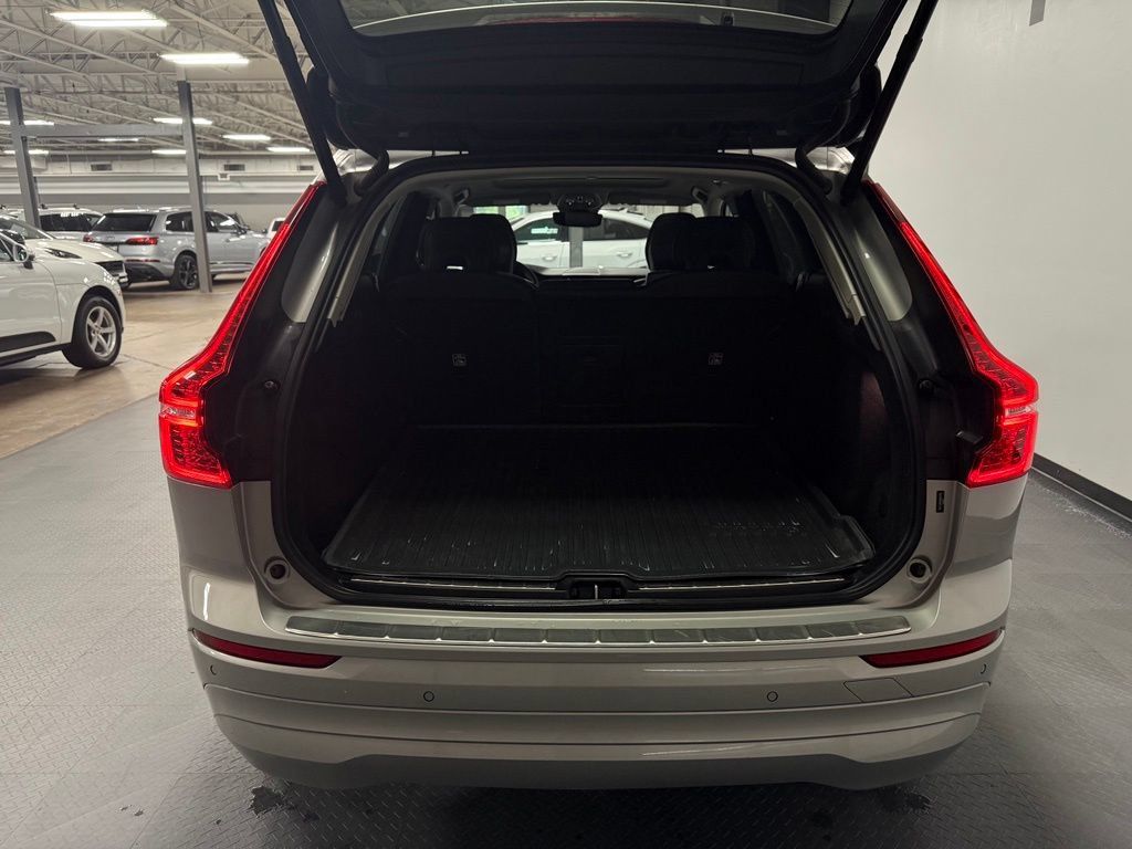 Used 2022 Volvo XC60 B5 Momentum w/ Climate Package AWD/4WD image 15