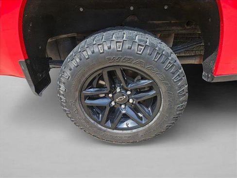 Used 2019 Chevrolet Silverado 1500 LT Trail Boss AWD/4WD image 6