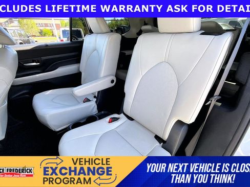 Used 2024 Toyota Grand Highlander AWD image 21