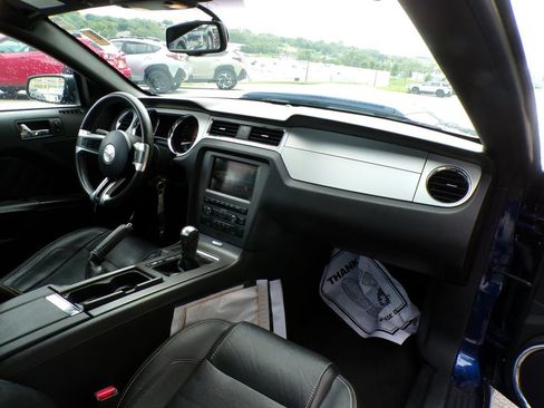 Used 2010 Ford Mustang GT RWD image 14