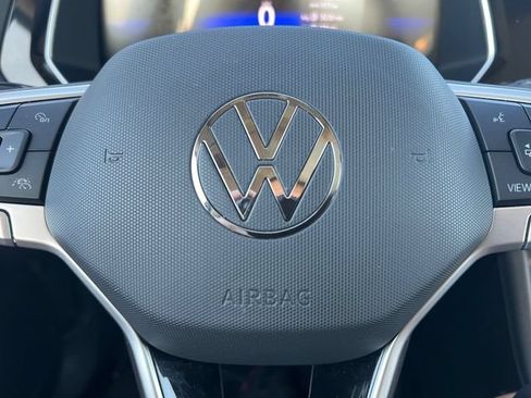 Used 2024 Volkswagen Jetta SE FWD image 5