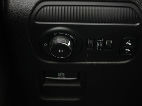 Used 2022 Jeep Wagoneer Series III image 18