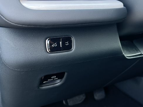 New 2027 Lincoln Navigator Premiere RWD image 10