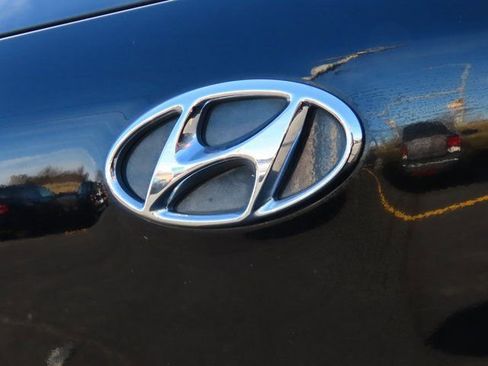 Used 2017 Hyundai Tucson Sport image 18