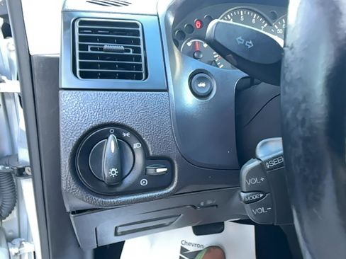 Used 2007 Ford Focus SES image 11