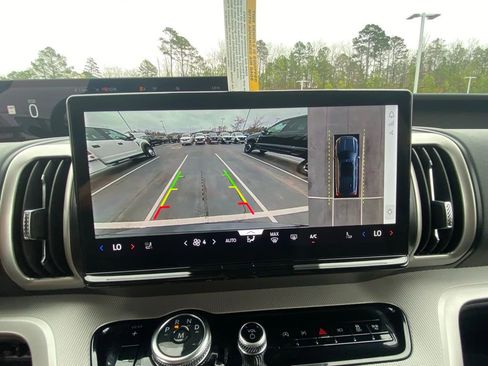 New 2026 Ford Expedition Active image 16