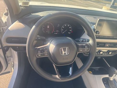Used 2023 Honda HR-V LX image 14