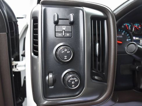 Used 2015 Chevrolet Silverado 2500 LTZ image 15