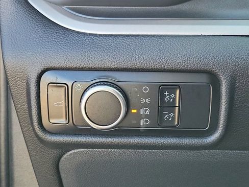 Used 2023 Ford Explorer XLT RWD image 25