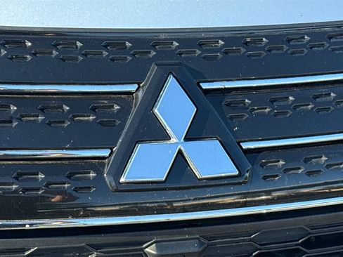 Used 2024 Mitsubishi Outlander FWD image 7