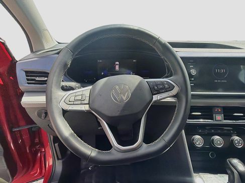 Certified 2023 Volkswagen Taos SE FWD image 10