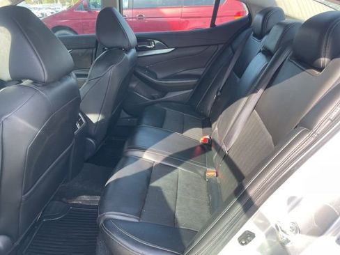 Used 2020 Nissan Maxima 3.5 SV w/ Floor Mat Group FWD image 10