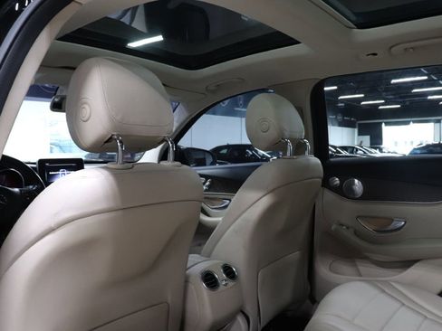 Used 2019 Mercedes-Benz GLC 300 4MATIC image 17