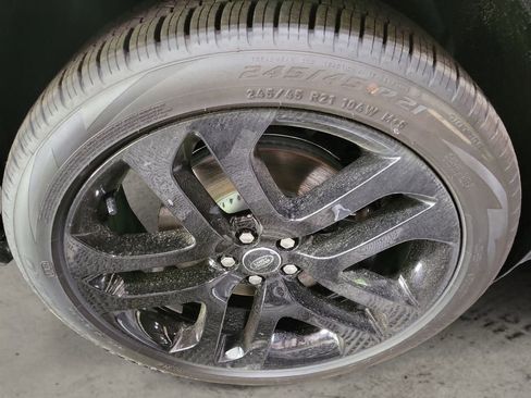 New 2025 Land Rover Discovery Sport Dynamic SE image 11