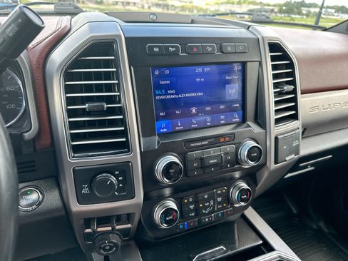 Used 2021 Ford F250 Platinum w/ FX4 Off-Road Package AWD/4WD image 16