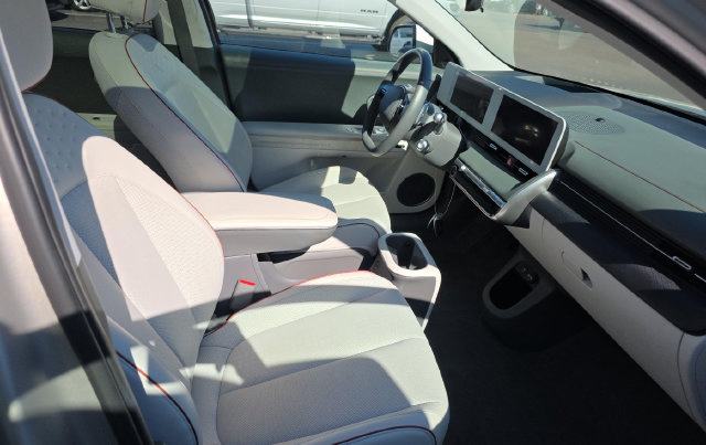 Used 2024 Hyundai Ioniq 5 Limited AWD/4WD image 7