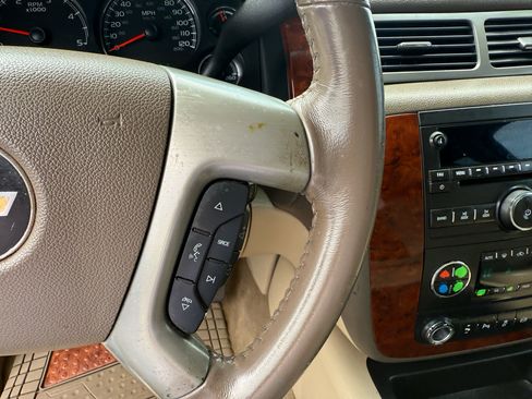 Used 2014 Chevrolet Silverado 2500 LTZ w/ LTZ Plus Package image 19