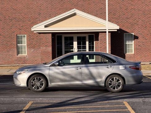 Used 2015 Toyota Camry SE image 8