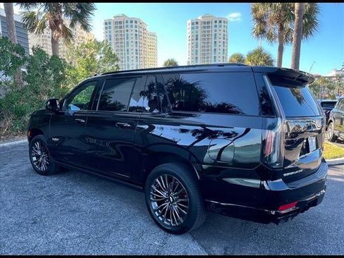 Used 2023 Cadillac Escalade ESV V image 15