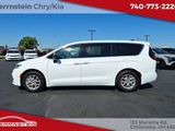 Used 2025 Chrysler Pacifica Select image 4