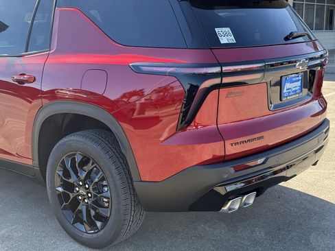 New 2026 Chevrolet Traverse LT w/ Midnight/Sport Edition image 15