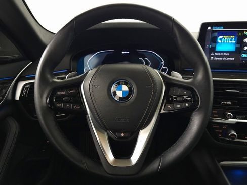 Used 2023 BMW 530e xDrive w/ Premium Package image 20