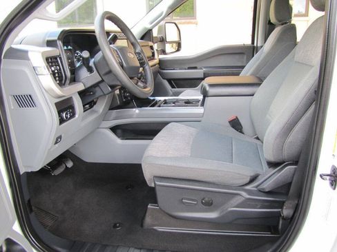 Used 2024 Ford F250 XLT w/ FX4 Off-Road Package AWD/4WD image 12